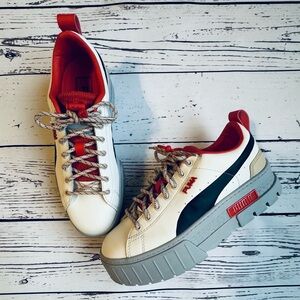 EUC Puma Mayze Retro Grade Athletic Shoes in Color Vaporous - Women’s Size 8